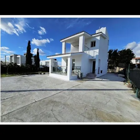 Three Bedroom * פאפוס